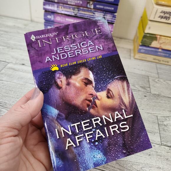 Internal Affairs by Jessica Andersen 2009 Harlequin Intrigue Paperback Romance - Picture 1 of 11